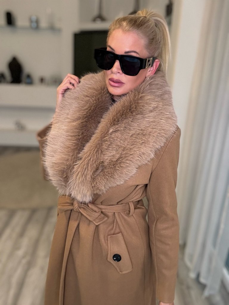 SZÖVETKABÁT szőrmével hosszú  camel 