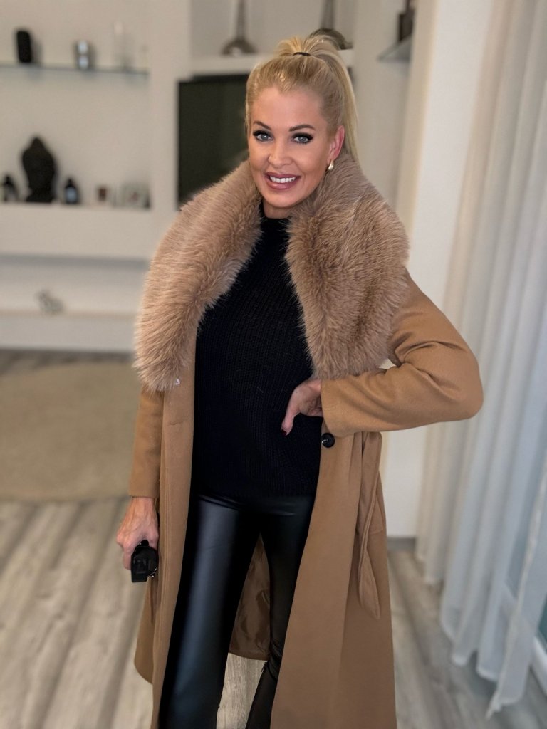 SZÖVETKABÁT szőrmével hosszú  camel 