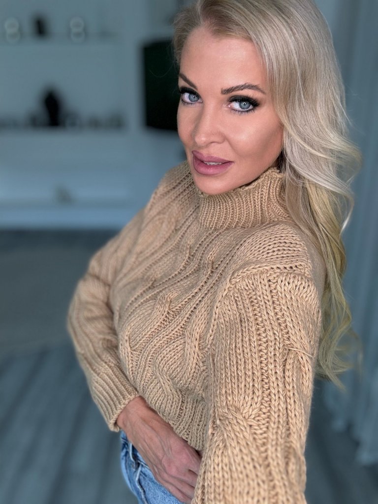 NAOMI kötött pulcsi barna
