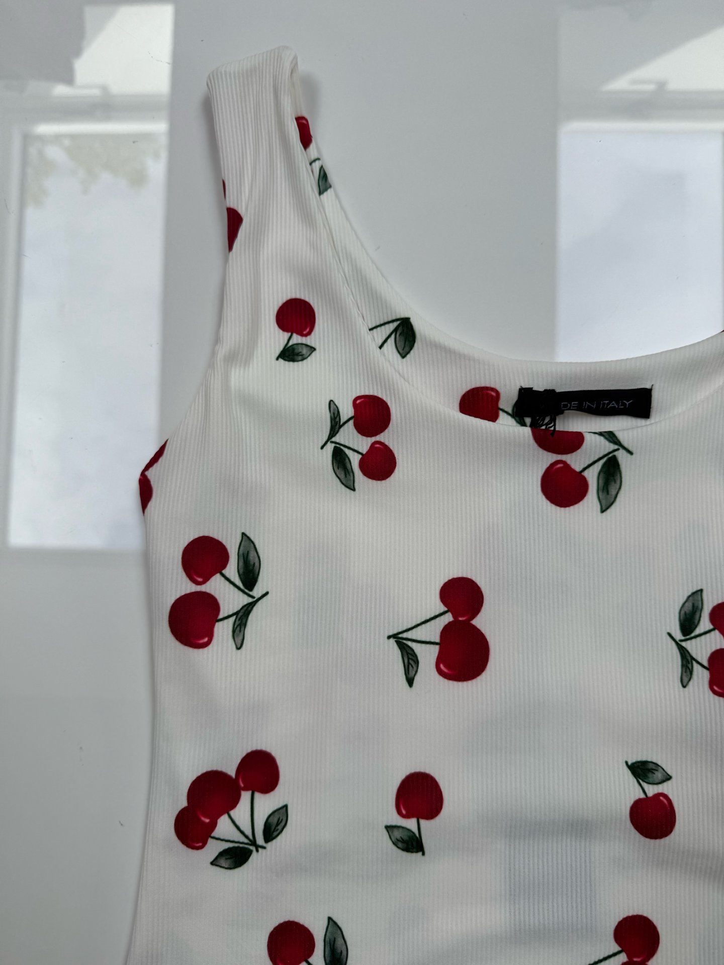 CHERRY bordázott trikó fehér 
