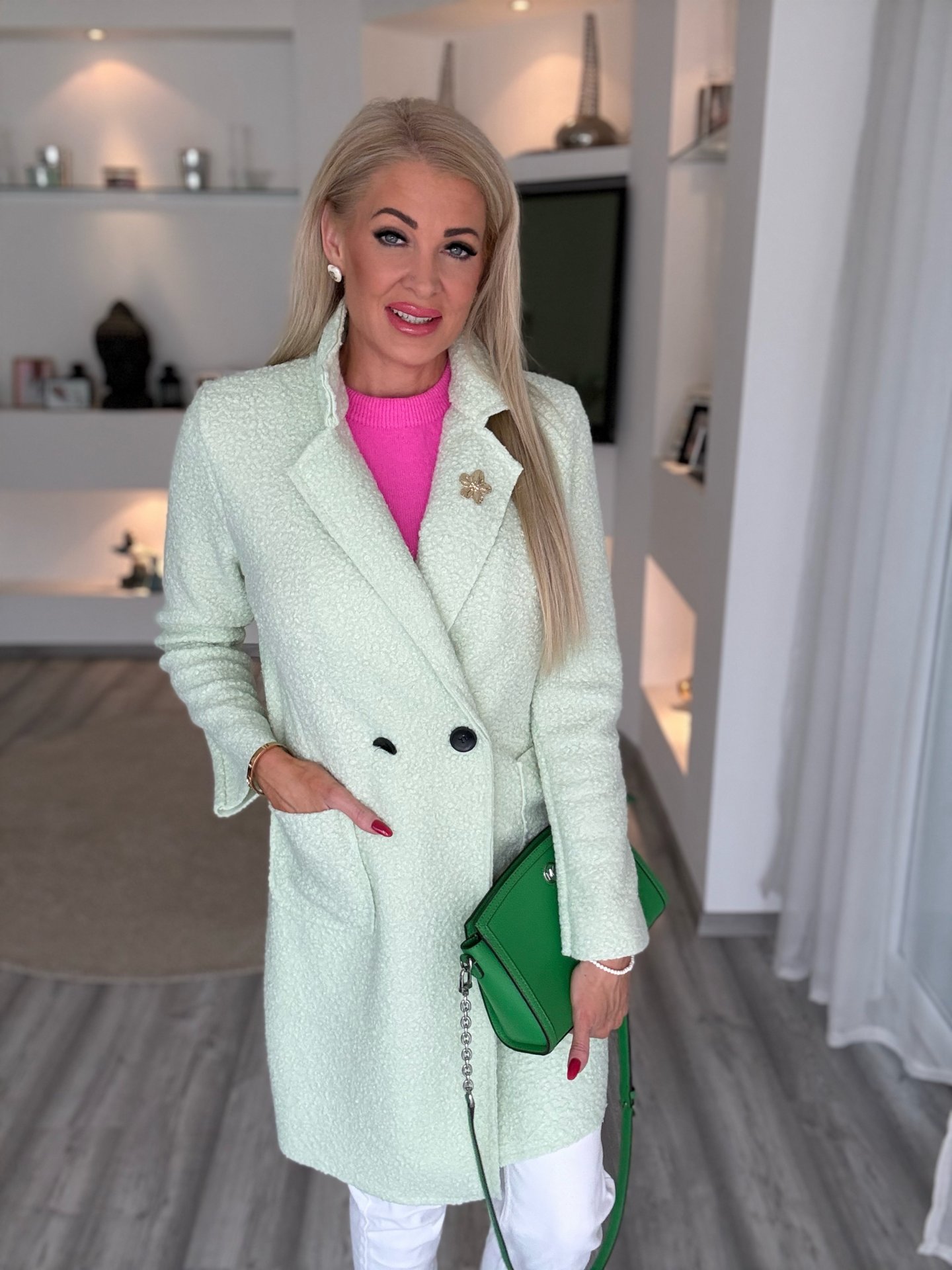 MACI egyenes szabású kabát alma zöld.