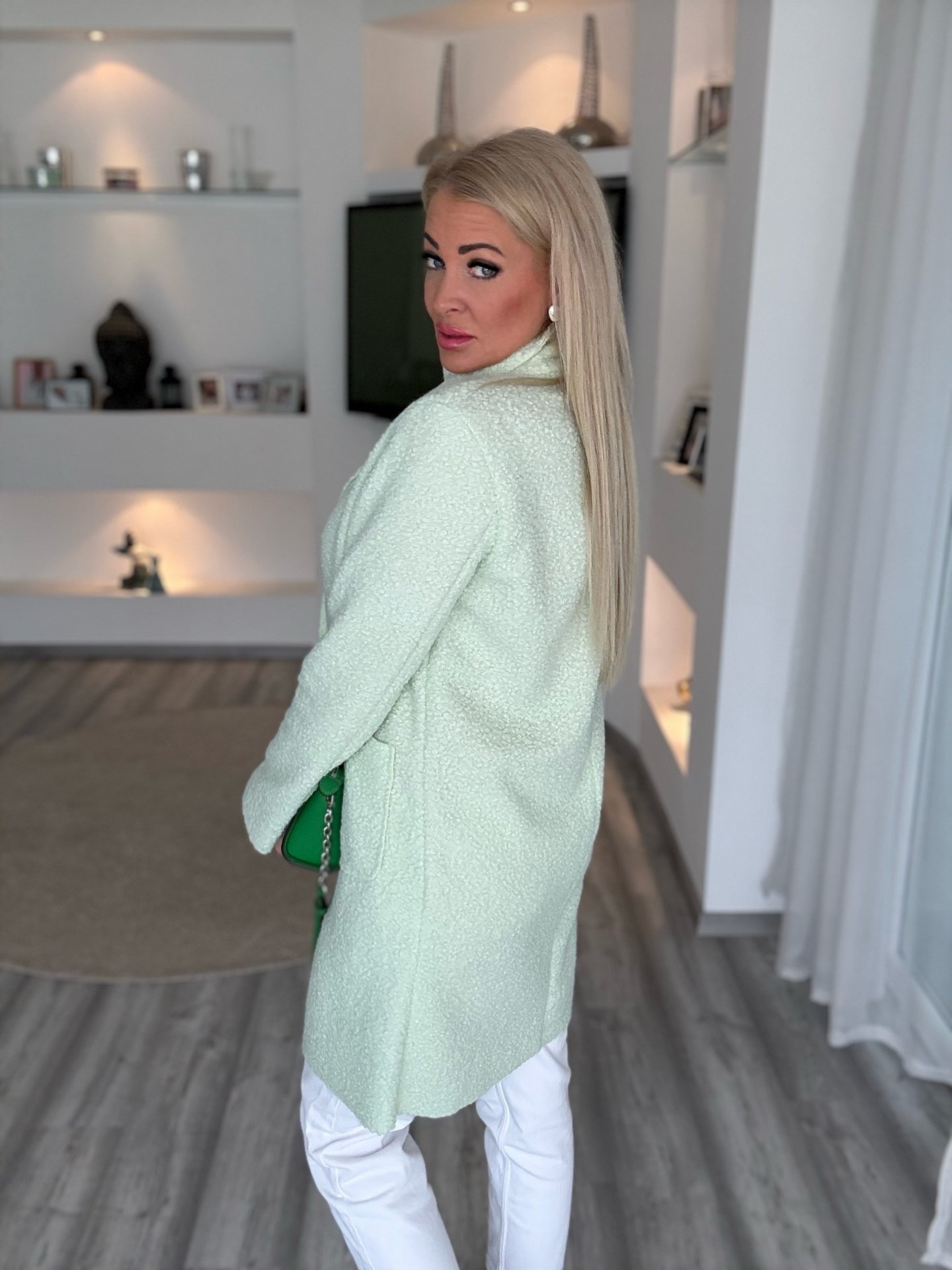 MACI egyenes szabású kabát alma zöld.