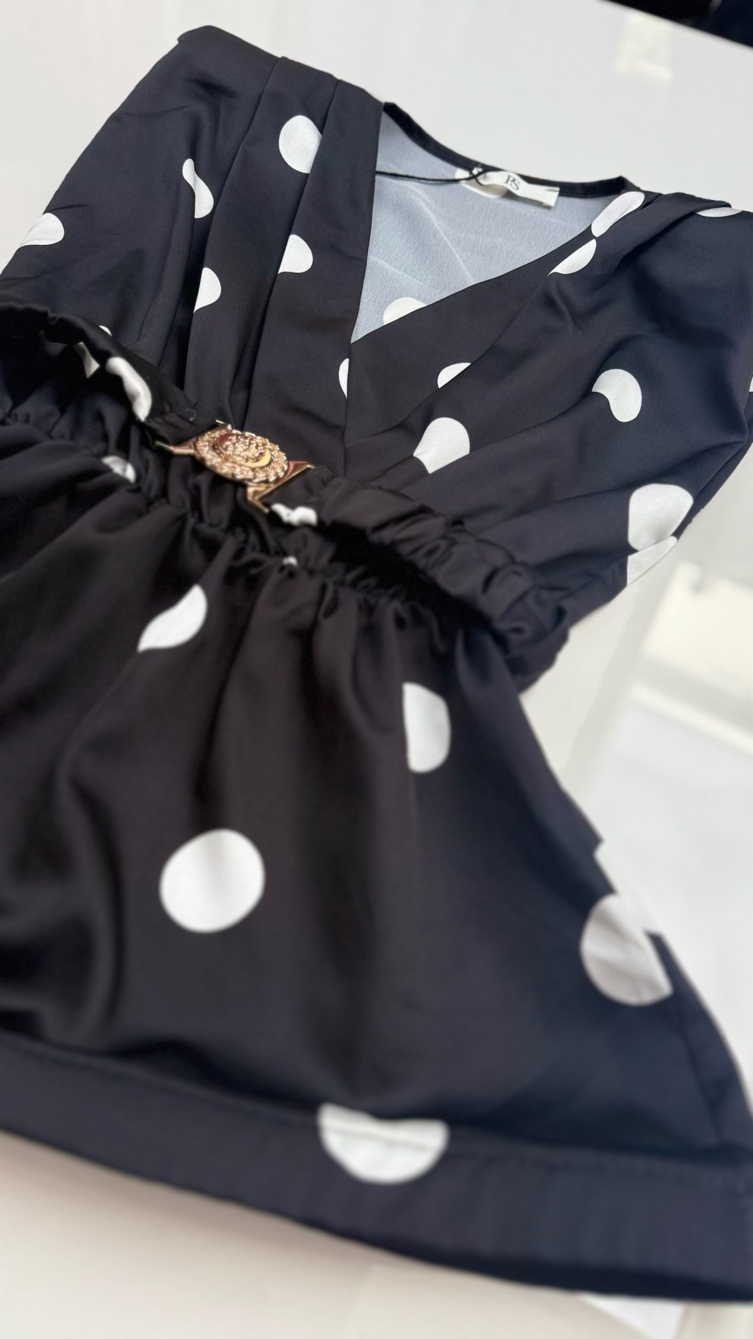 PÖTTYÖS öves felső fekete 