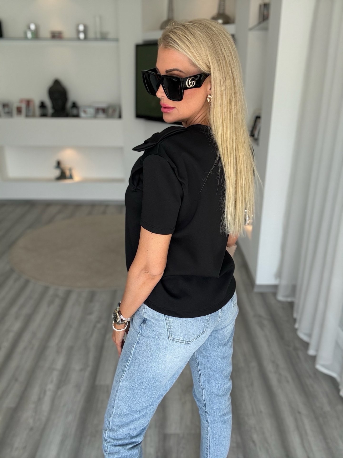 MASNIS felső fekete egyenes szabású 