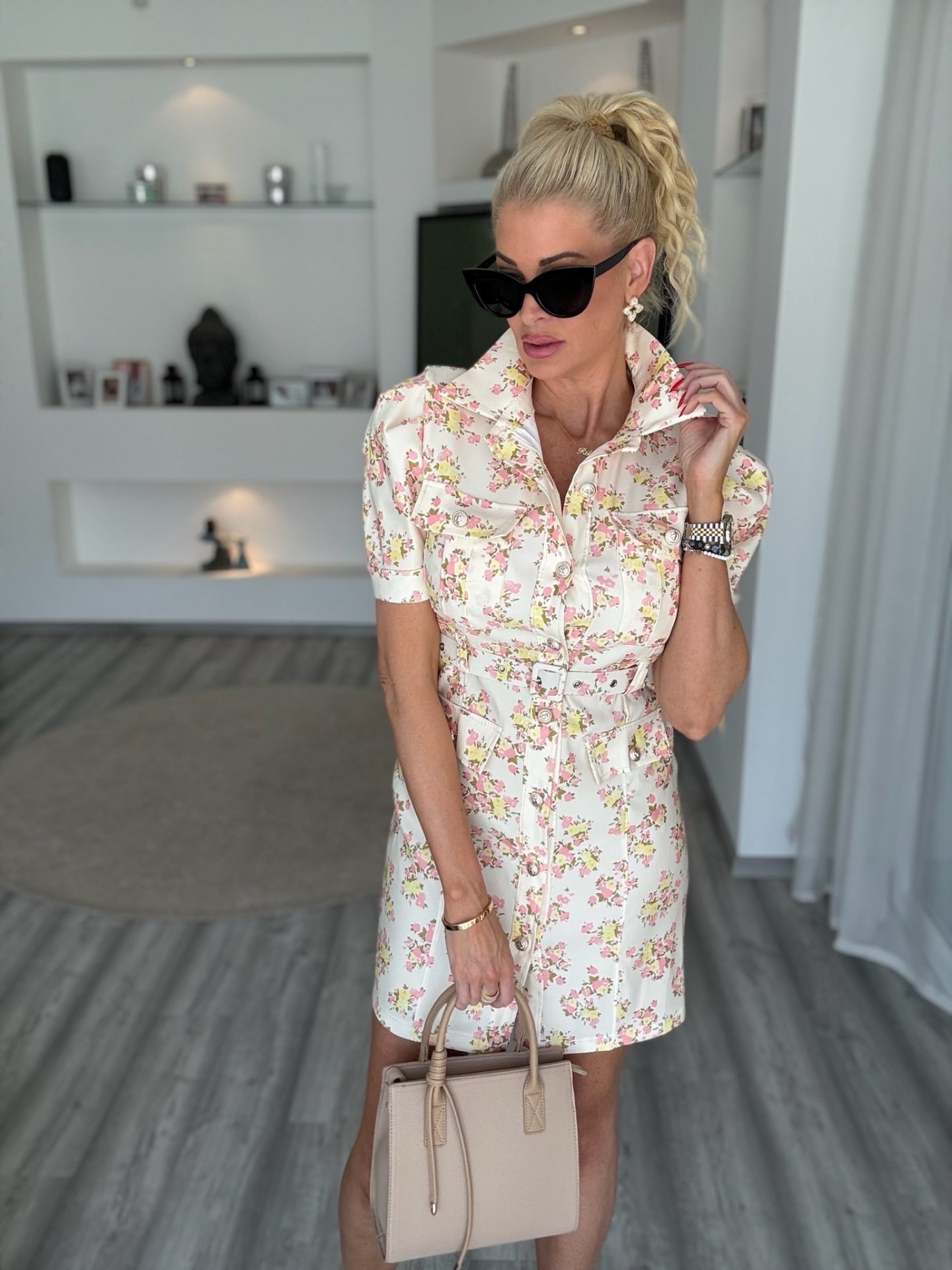 LINA farmer hatású ruha bézs virágos