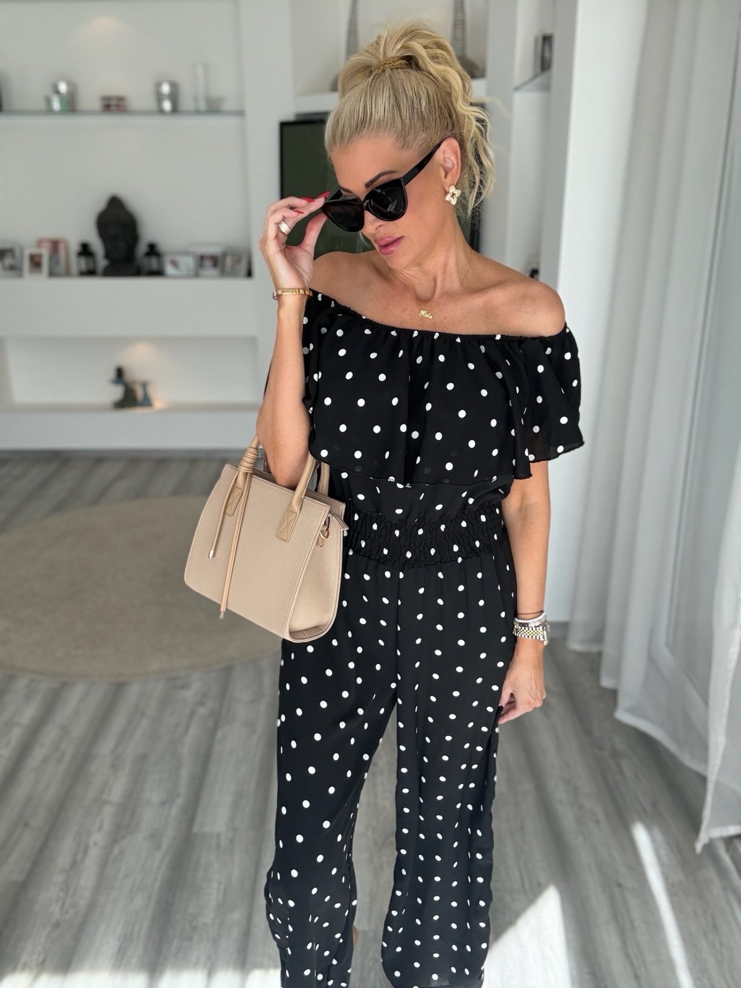 PÖTTYÖS overal fekete