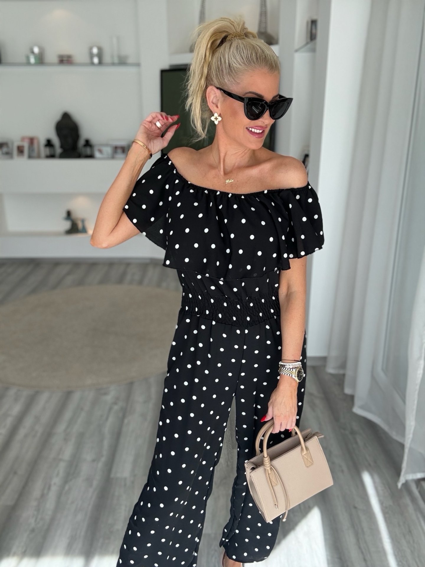 PÖTTYÖS overal fekete