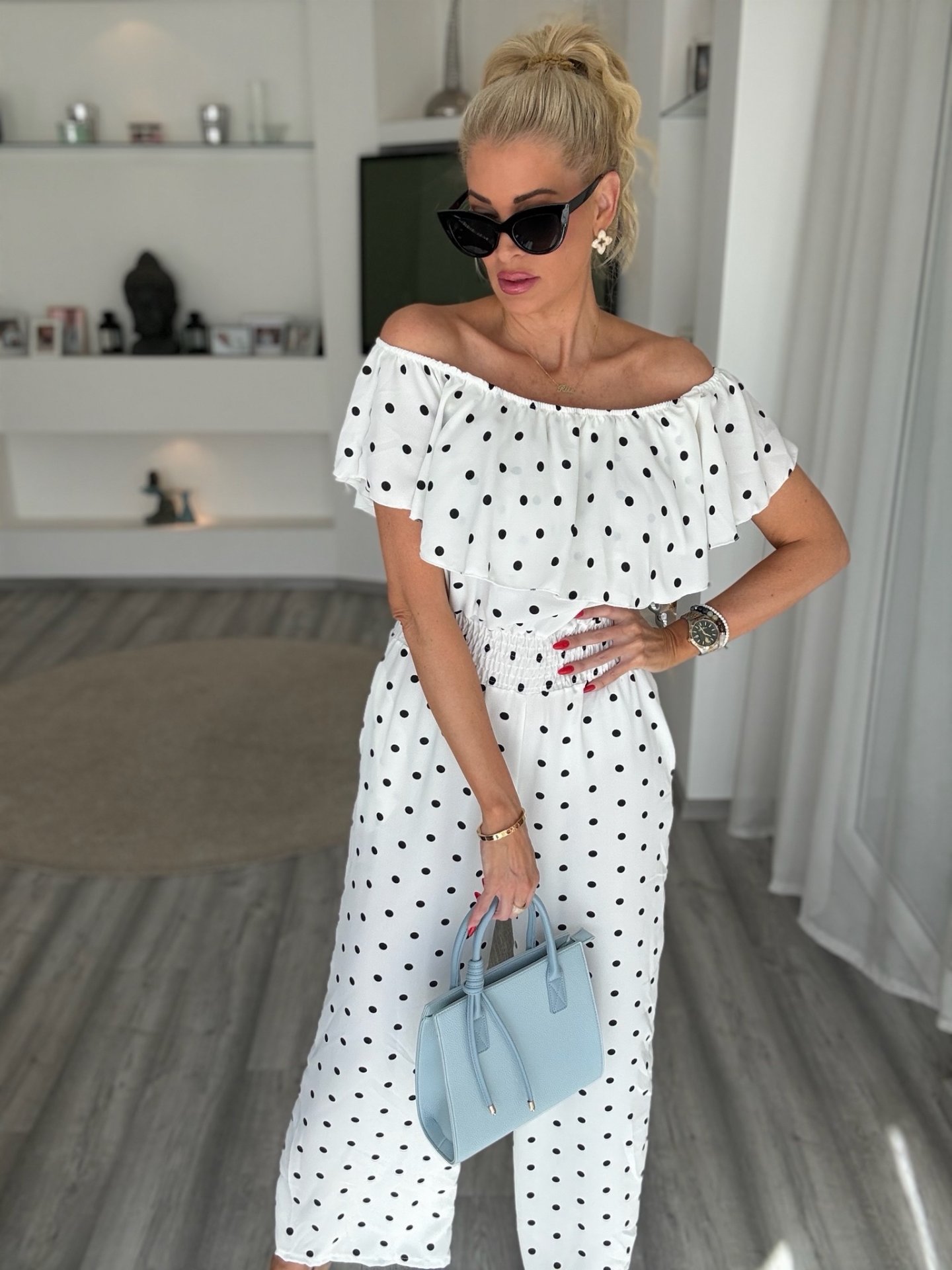 PÖTTYÖS overal fehér