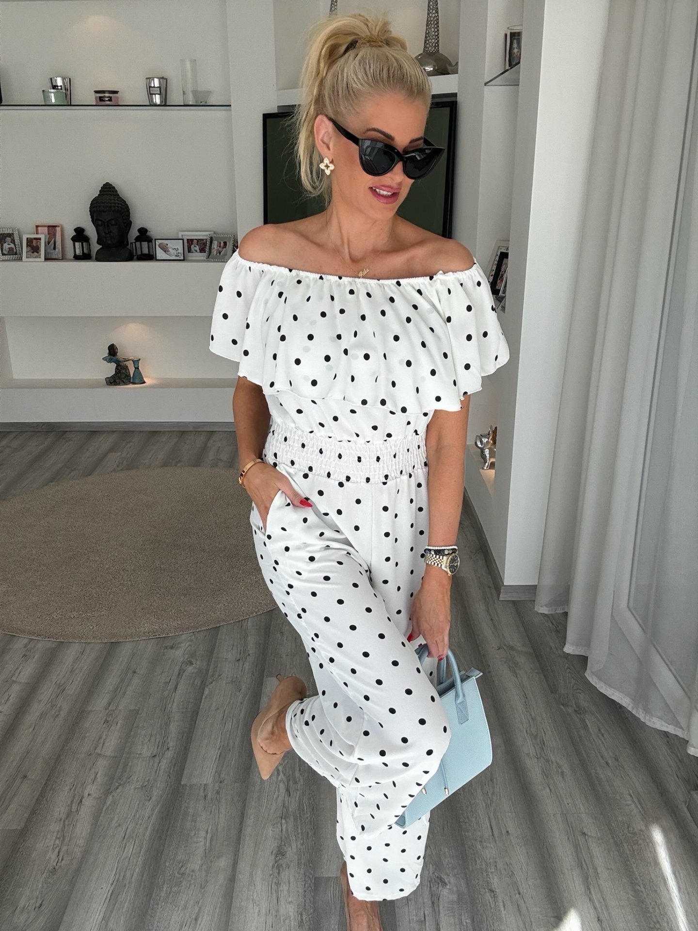 PÖTTYÖS overal fehér