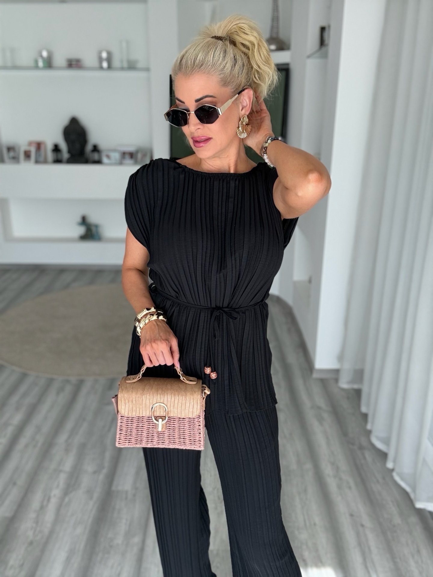 LAGUNA pliszírozott szett fekete