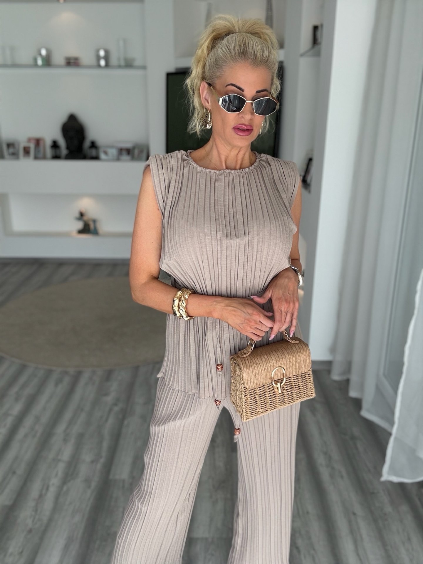 LAGUNA pliszírozott szett taupe