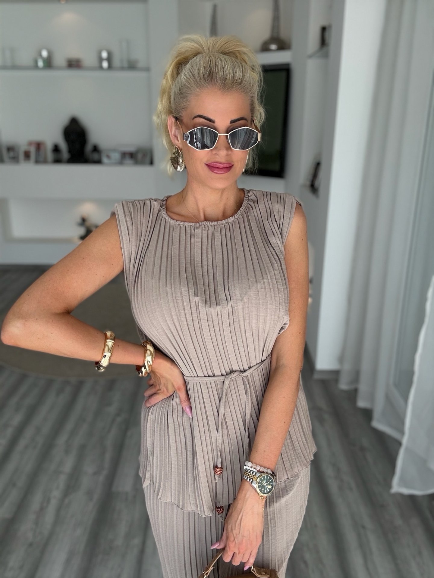 LAGUNA pliszírozott szett taupe