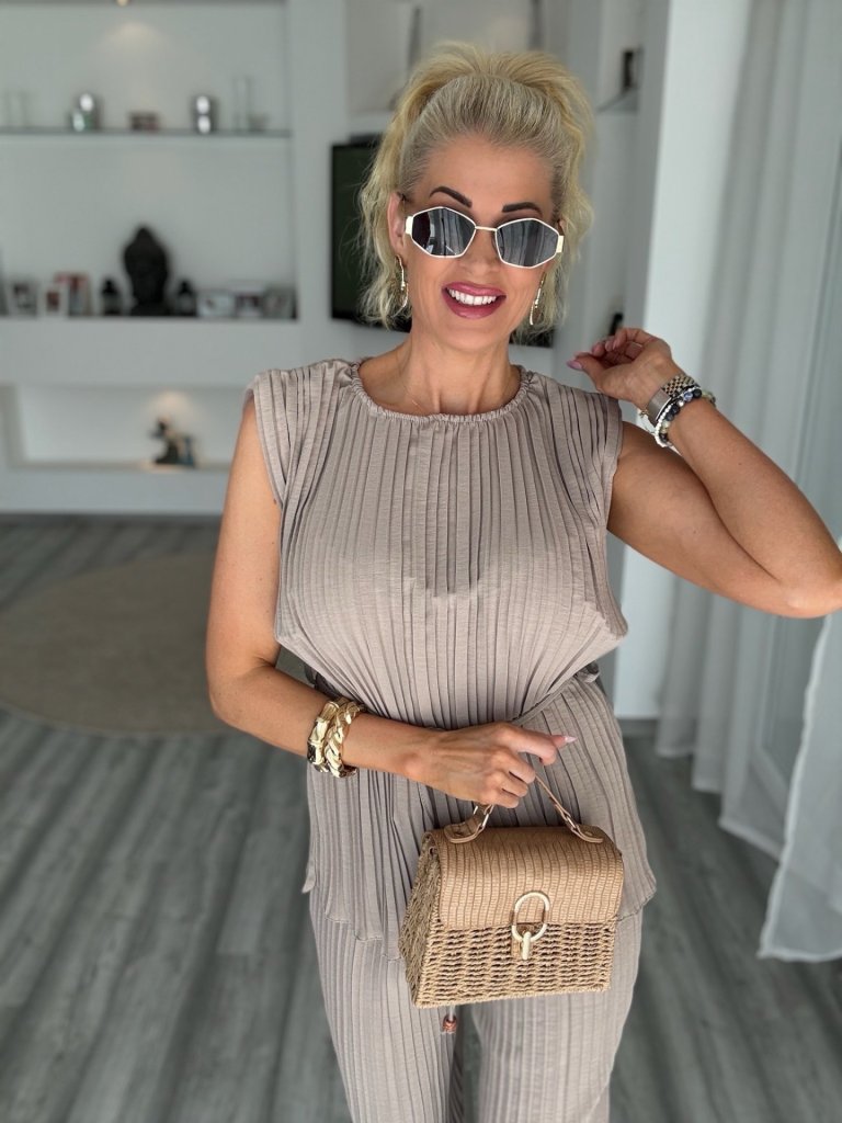 LAGUNA pliszírozott szett taupe