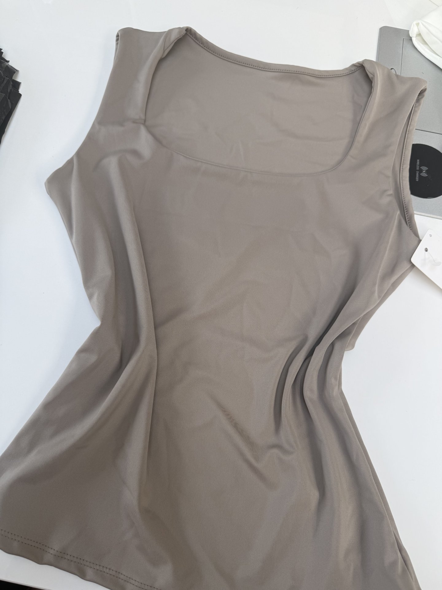 ZARA jegselyem felső taupe