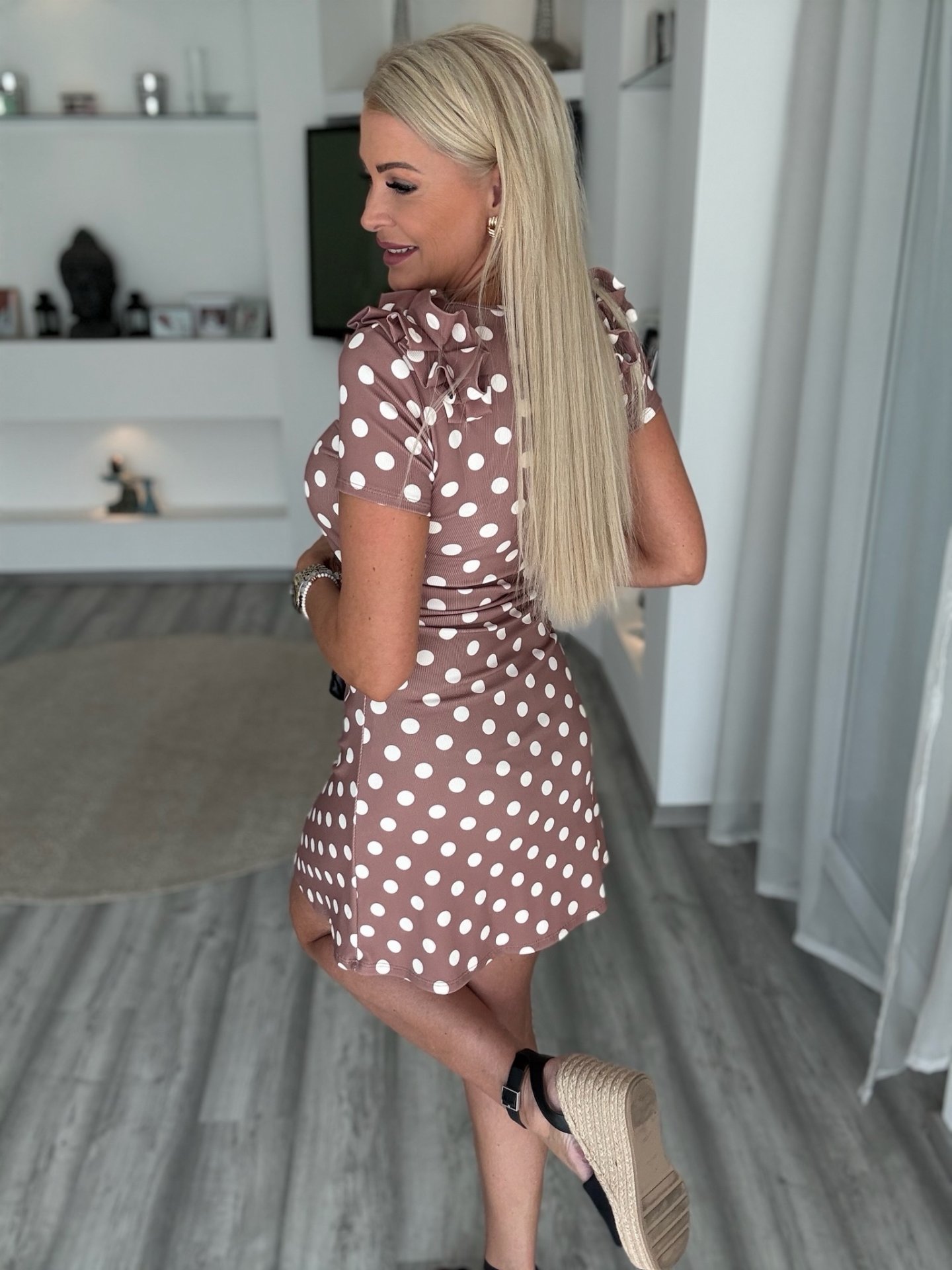 CHÉRIE bordázott ruha barna
